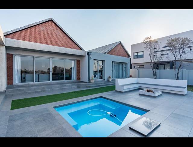 4 BEDROOM HOUSE FOR SALE IN MIDSTREAM ESTATE